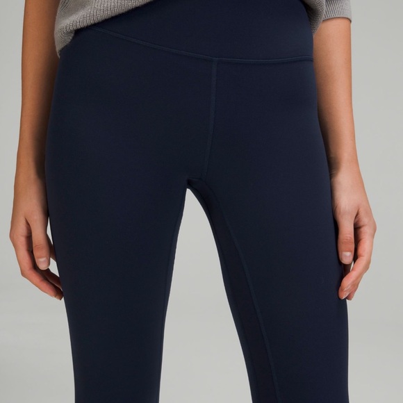 COPY - Lululemon align
High Rise, 25" Length
• Intended to sit above ankle - Picture 3 of 5
